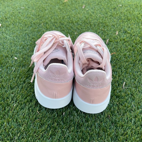 WOMENS ADIDAS SHOES 👟 - Picture 5 of 8